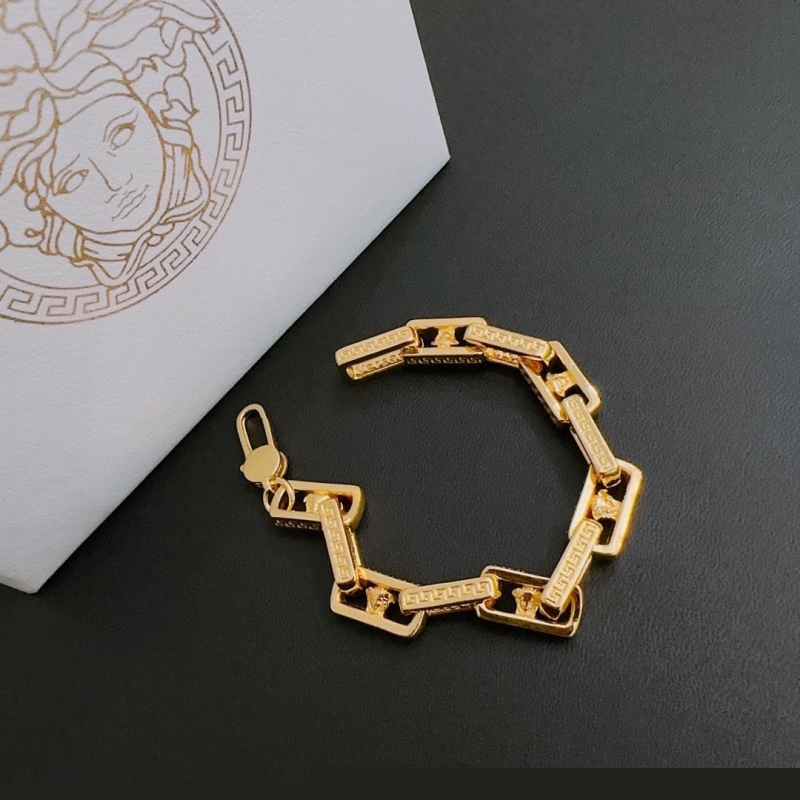 VERSACE
